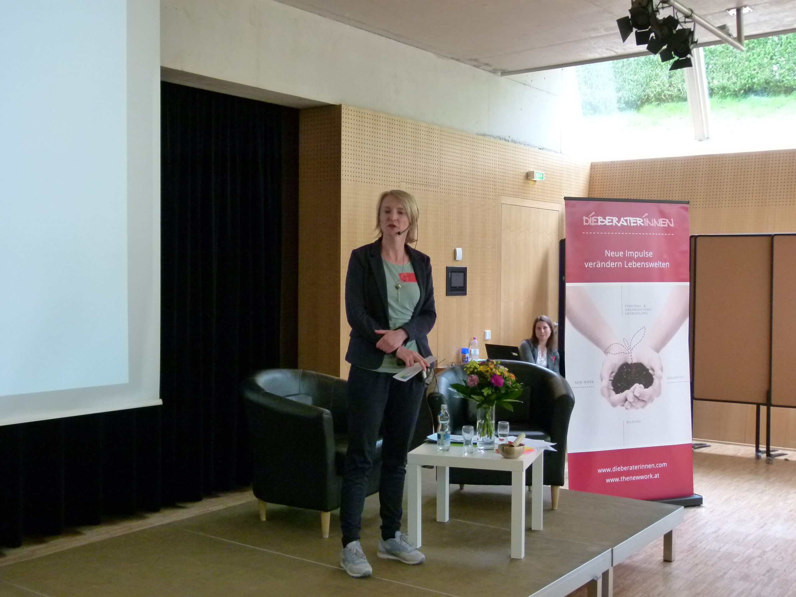 Gabriele Adelsberger von DIEBERATERINNEN moderierte beim Zukunftscamp 2019